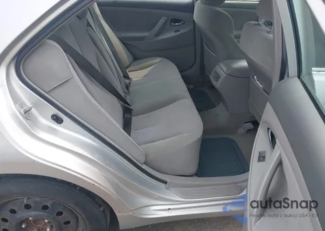 2011 Toyota Camry z USA, uszkodzony, nr VIN 4T1BF3EK6BU624668